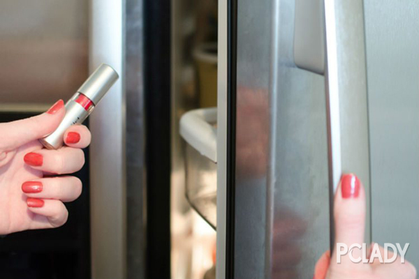 断口红不要扔教你一招正常使用,口红断了怎么涂