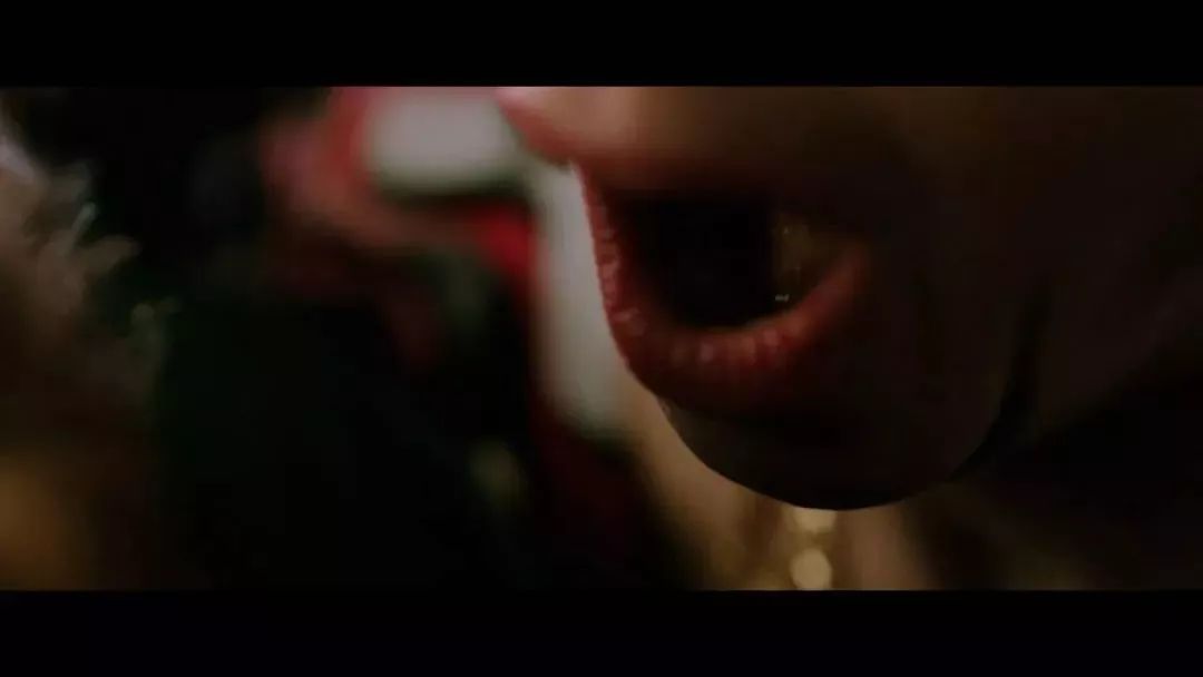 看完这个视频你还敢这样用手机吗,看完这部电影你还敢玩手机吗