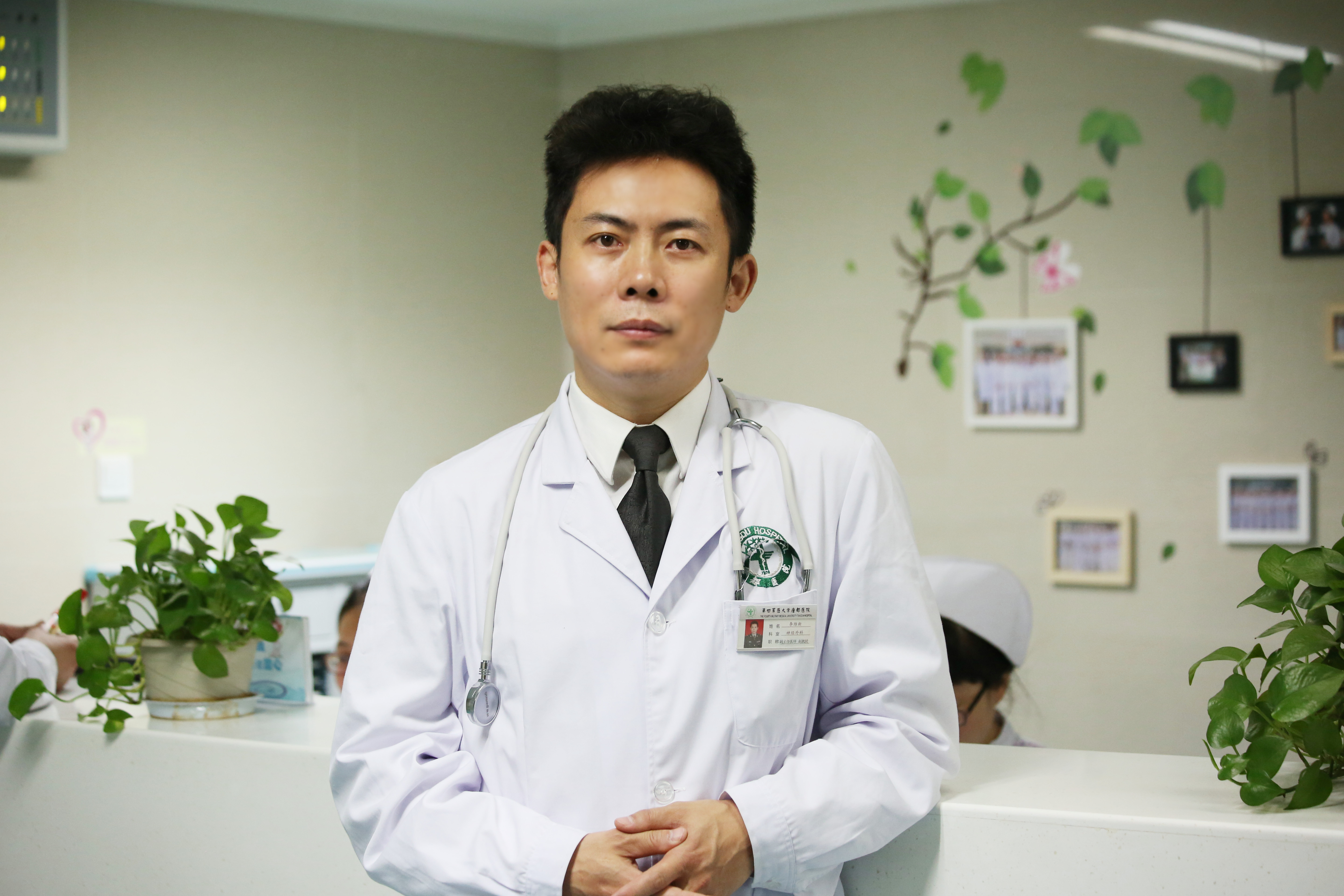 颈椎疼神经外科,有颈椎病脖子痛肩膀痛严重吗