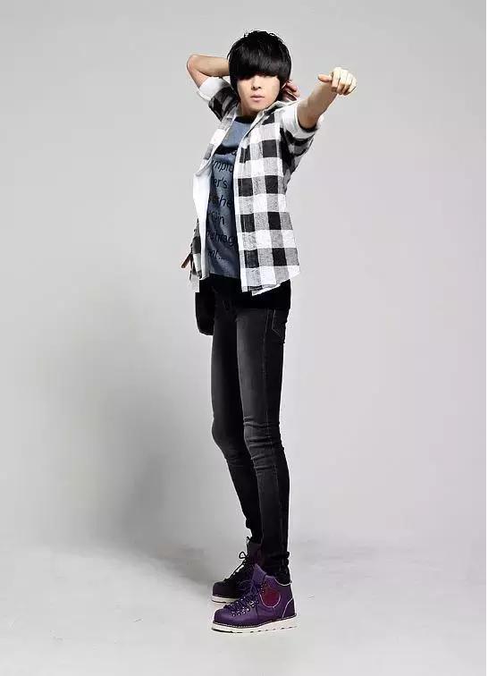 男人瘦如何穿搭,瘦的男人怎么穿搭有力量感