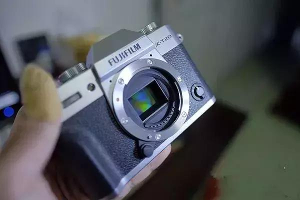 二手微单相机推荐性价比高,今年性价比最高的微单相机