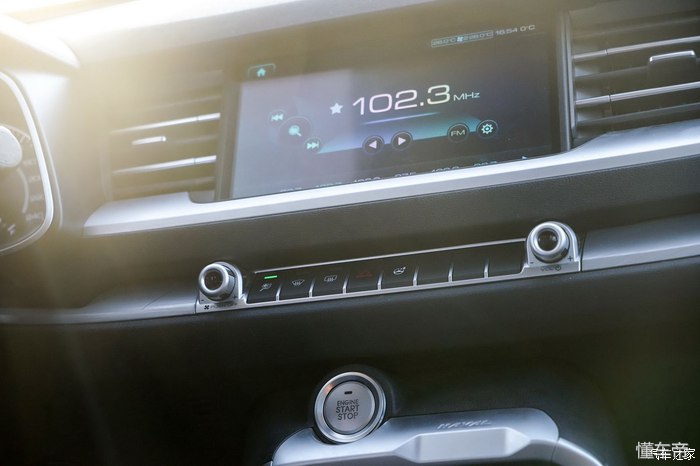 哈弗h6蓝标1.5t测评,第三代哈弗h61.5t2.0t选哪个好