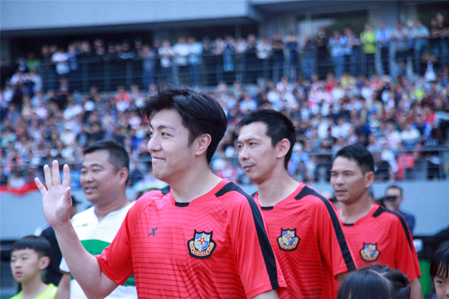 5.12汶川地震纪念晚会,2008年汶川地震香港明星捐款晚会