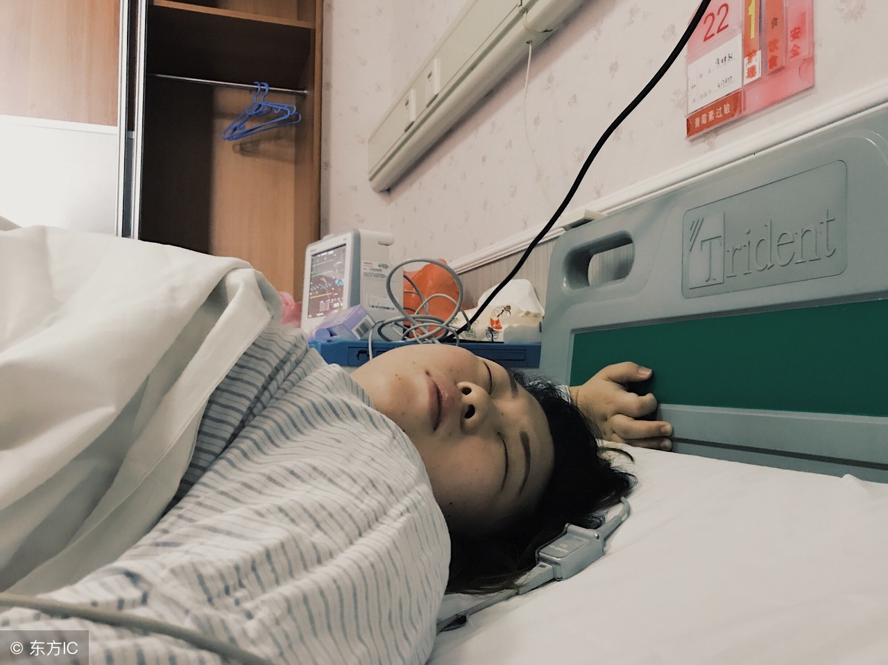 生完孩子自己怎么按压肚子,生完孩子按压肚子教程