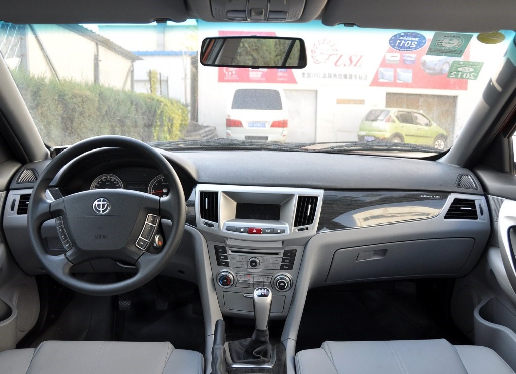 十几万的双叉臂前悬挂的车,二十万左右前双叉臂后多连杆的车