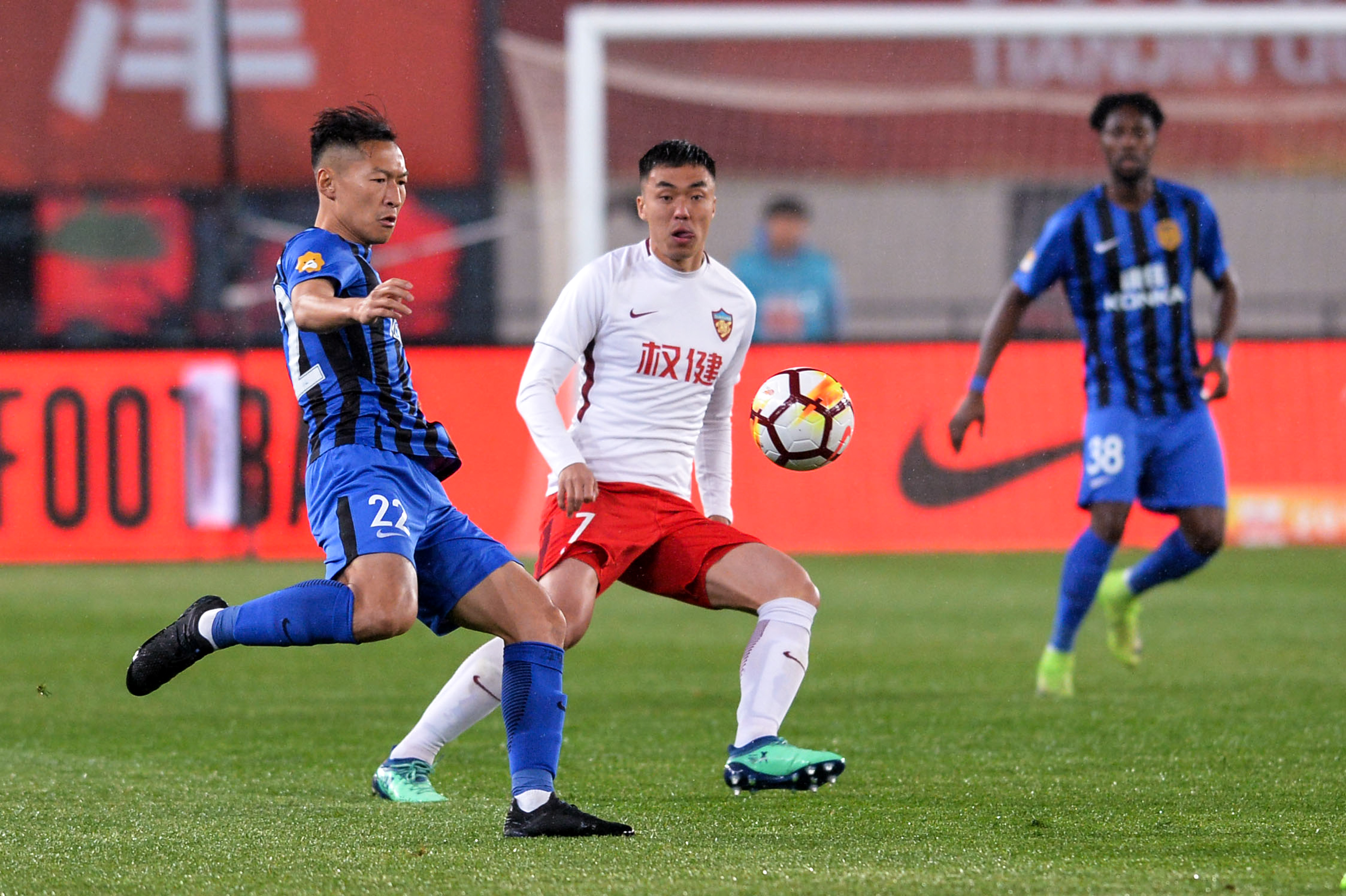 半场战报苏宁客场,天津权健中超战报