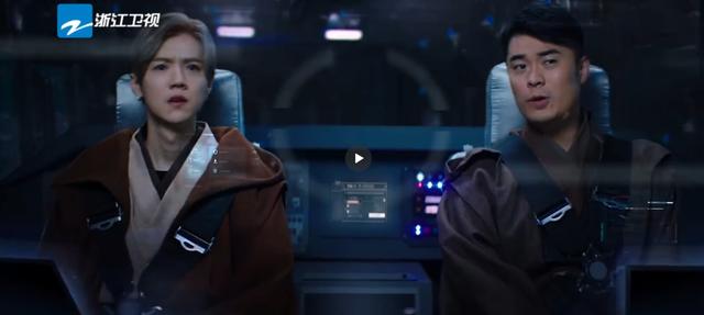 鹿晗化身狼族少年,鹿晗杨颖对视