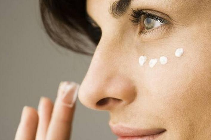 眼角脂肪粒怎么消除,眼角的脂肪粒怎么去除小妙招