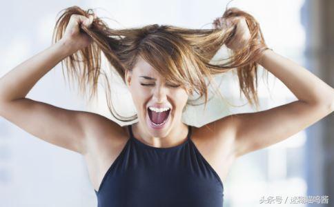 头屑多有白色癣,头屑大量真菌孢子什么情况