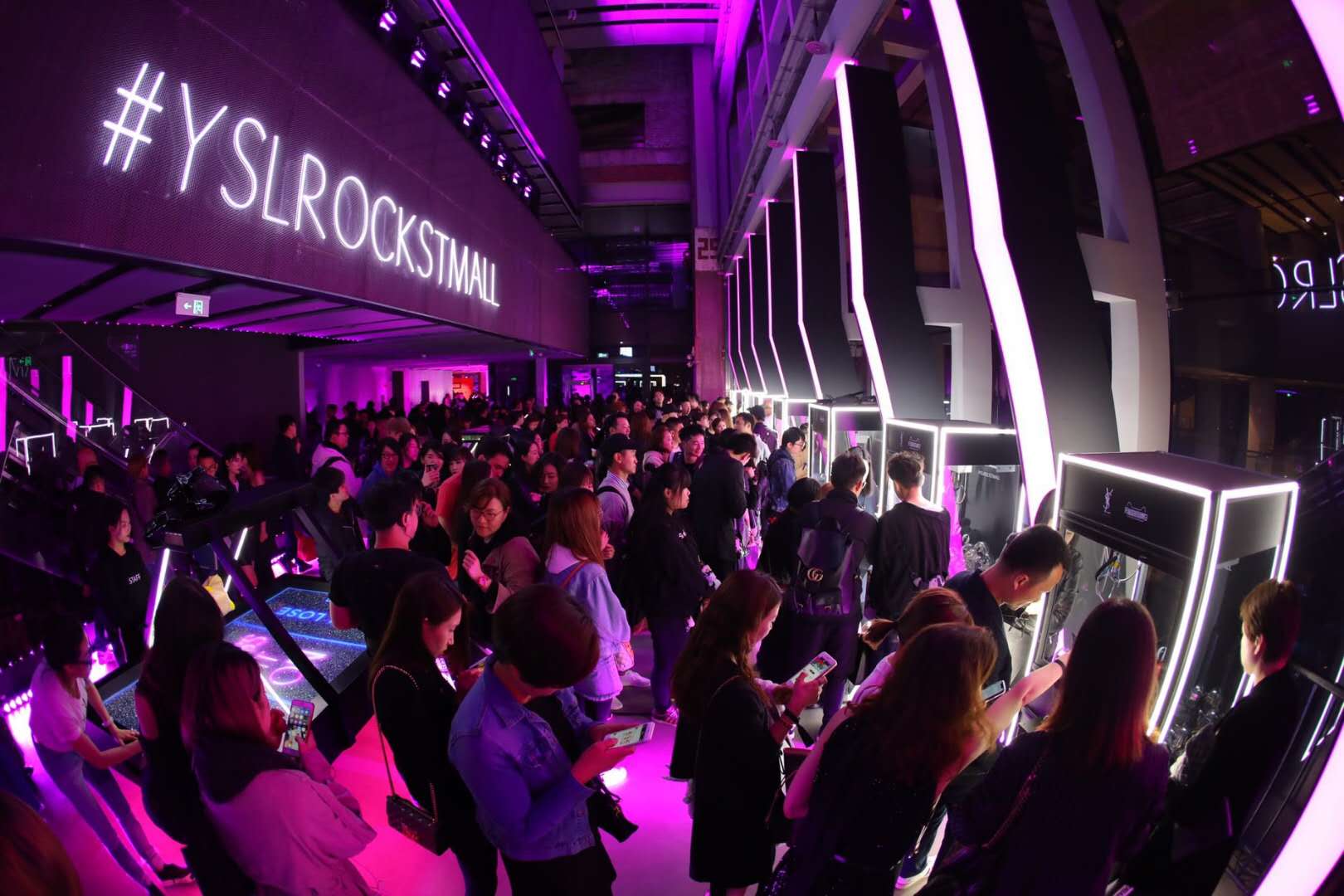 一边帮你扮仙女，一边释放你内心的小恶魔，它才是真正的女性之友