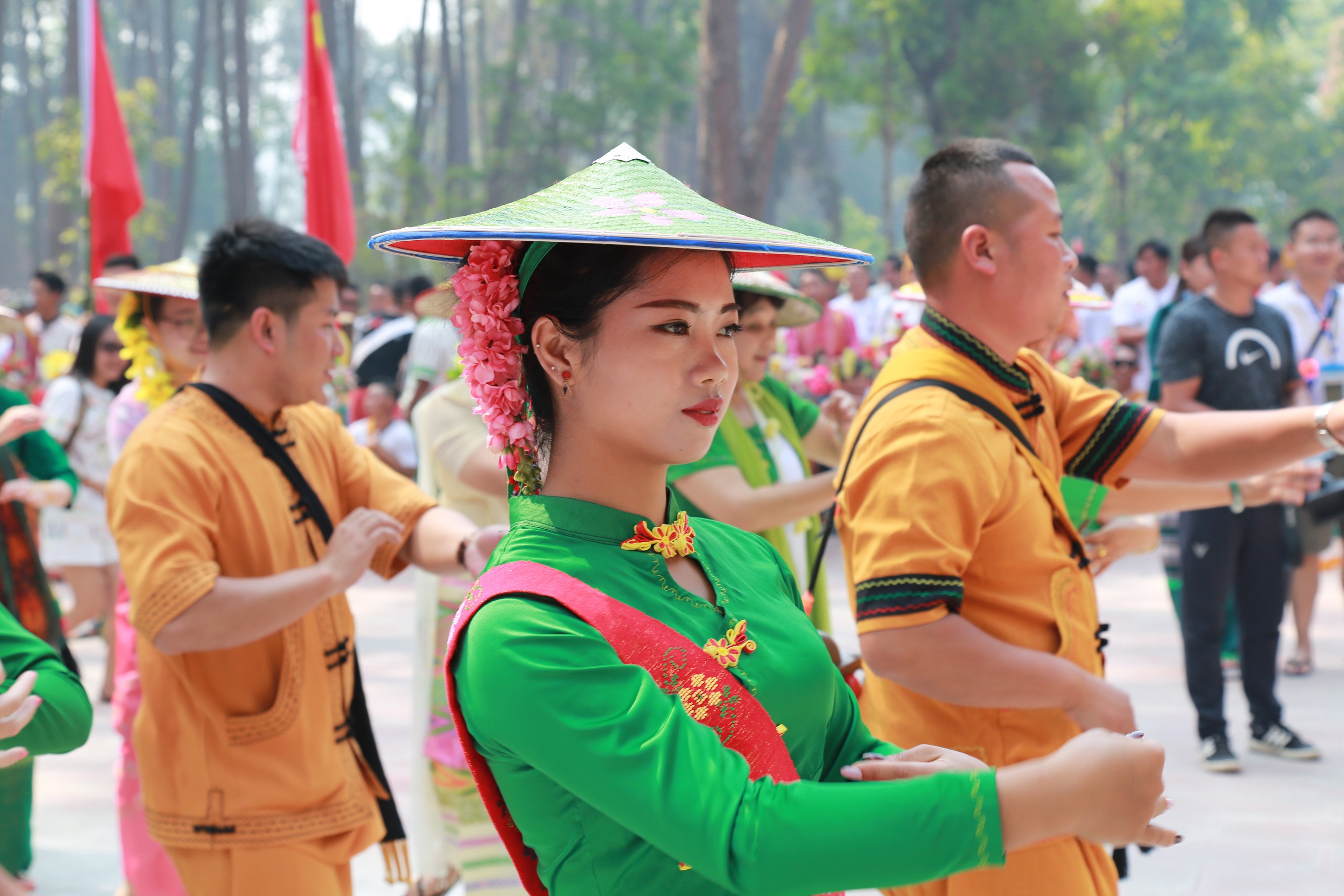 景洪泼水节今年还过吗,连山原生态景区皇后山泼水节