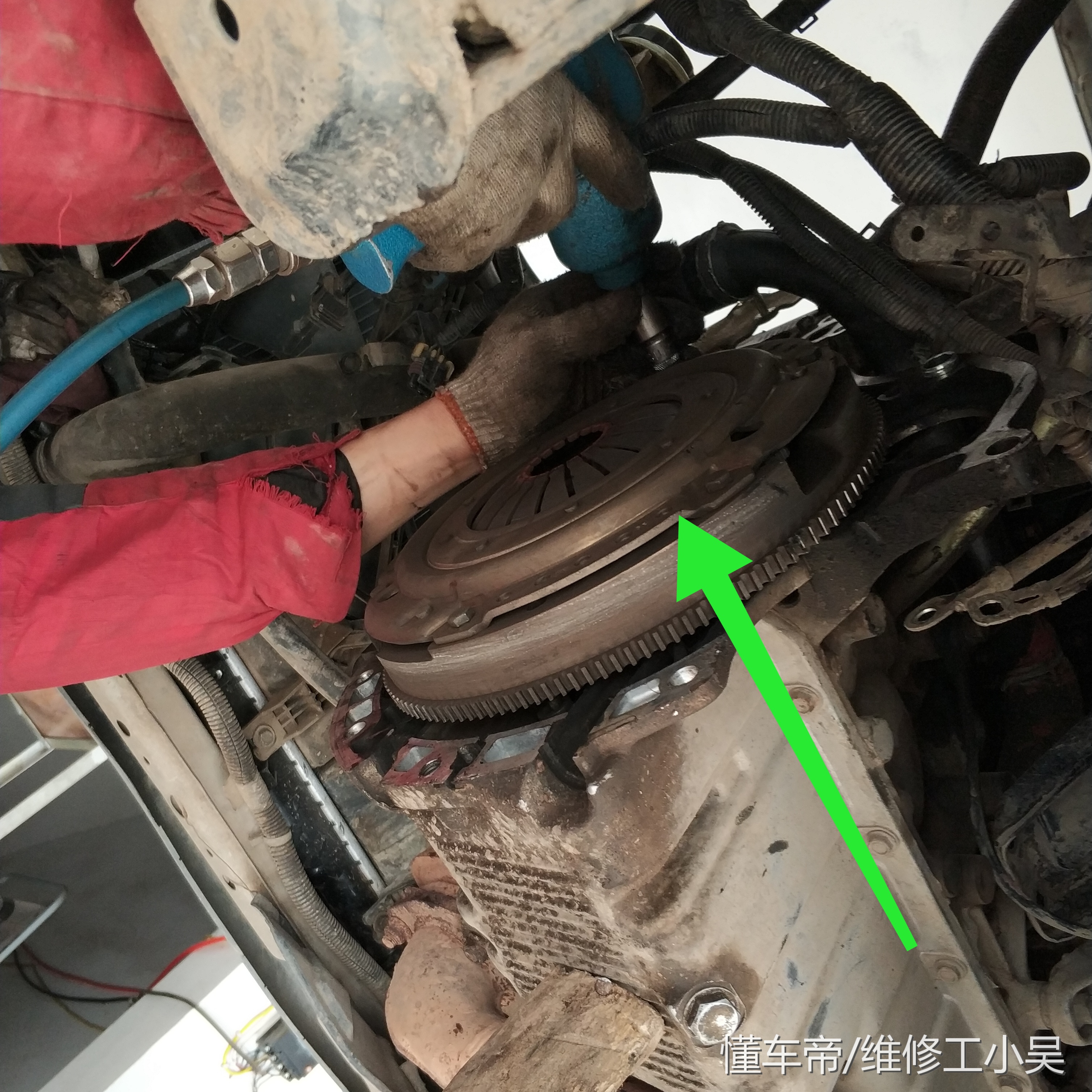 老凯越油门延迟,凯越车起步能猛踩油门吗