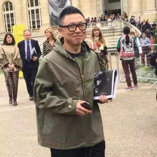 开4亿飞机参加同学会！从广场路做到全球的温州老板