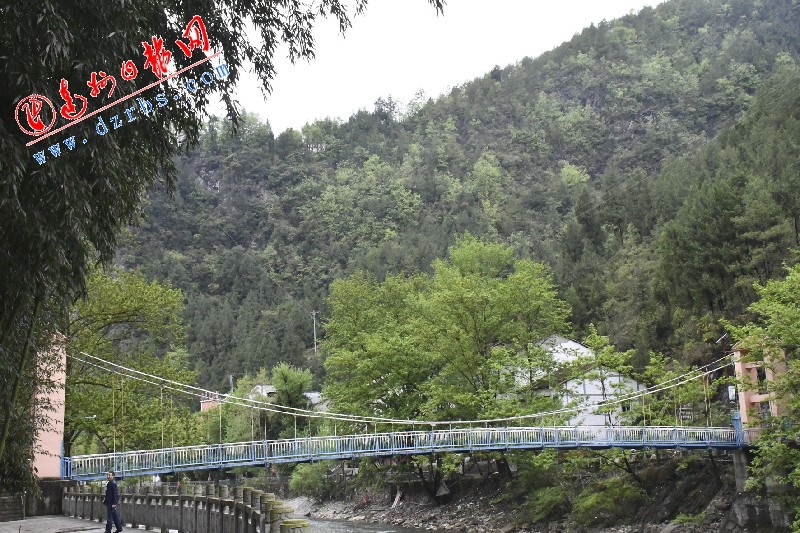 冰火两重天泡温泉,冰火两重天旅游景点