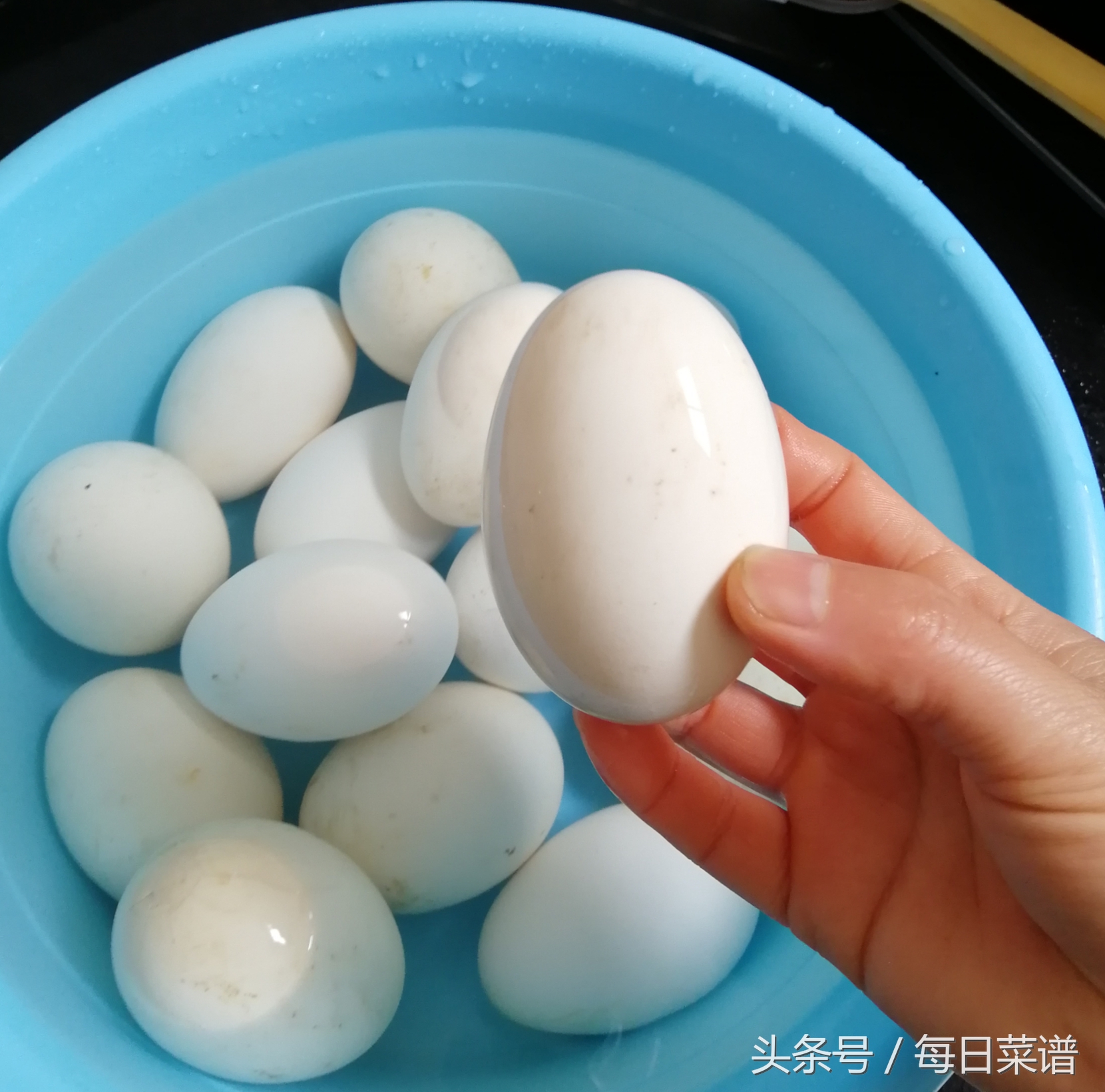 白酒腌鹅蛋出油的正确方法,腌鸡蛋鹅蛋的方法