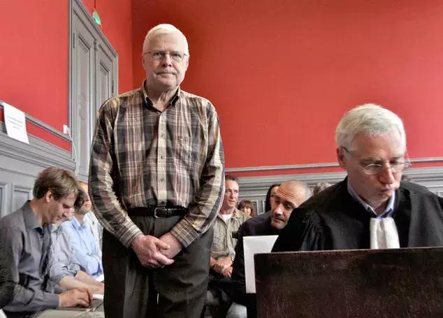 女儿被强奸致死，这个父亲做出的举动震惊了无数人……