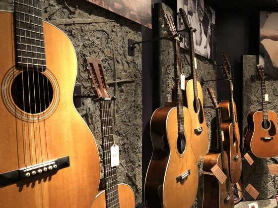 美产马丁d28吉他价格,马丁纪念款彩绘吉他