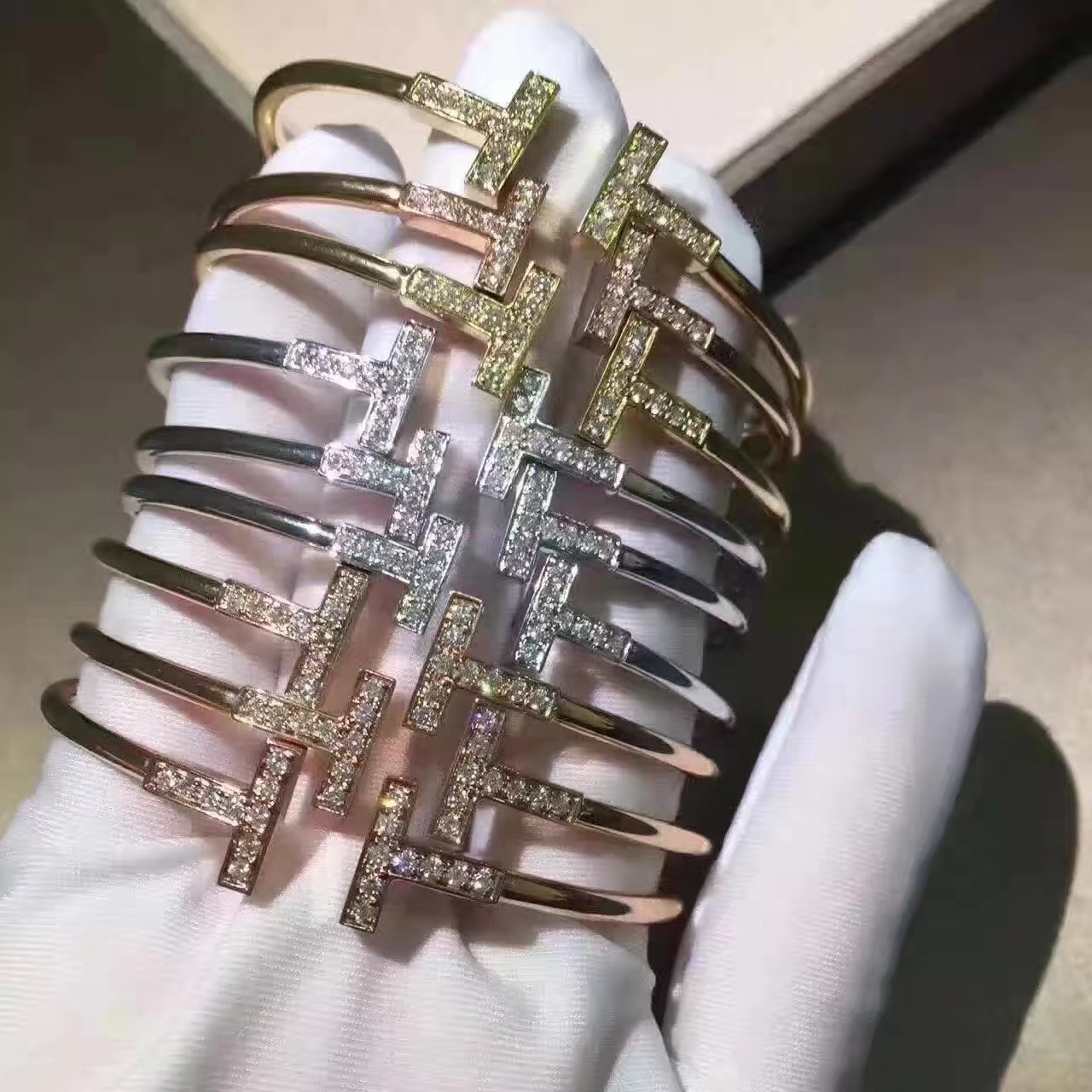 18k黄金首饰与足金的差别,买首饰18k金和千足金哪个更值得买