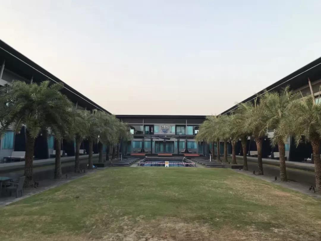 盘点:炼尸房边、大海之滨和群山环绕的泰国十大神奇球场