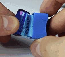 因作弊，小哥被逼*光脱**衣服裸考……