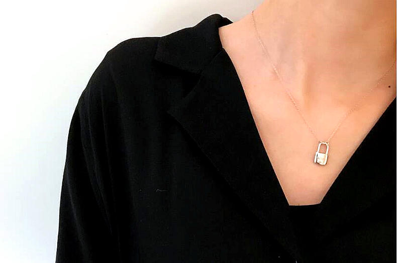 chloe閲戣壊閿佸ご,chlo閿佸ご