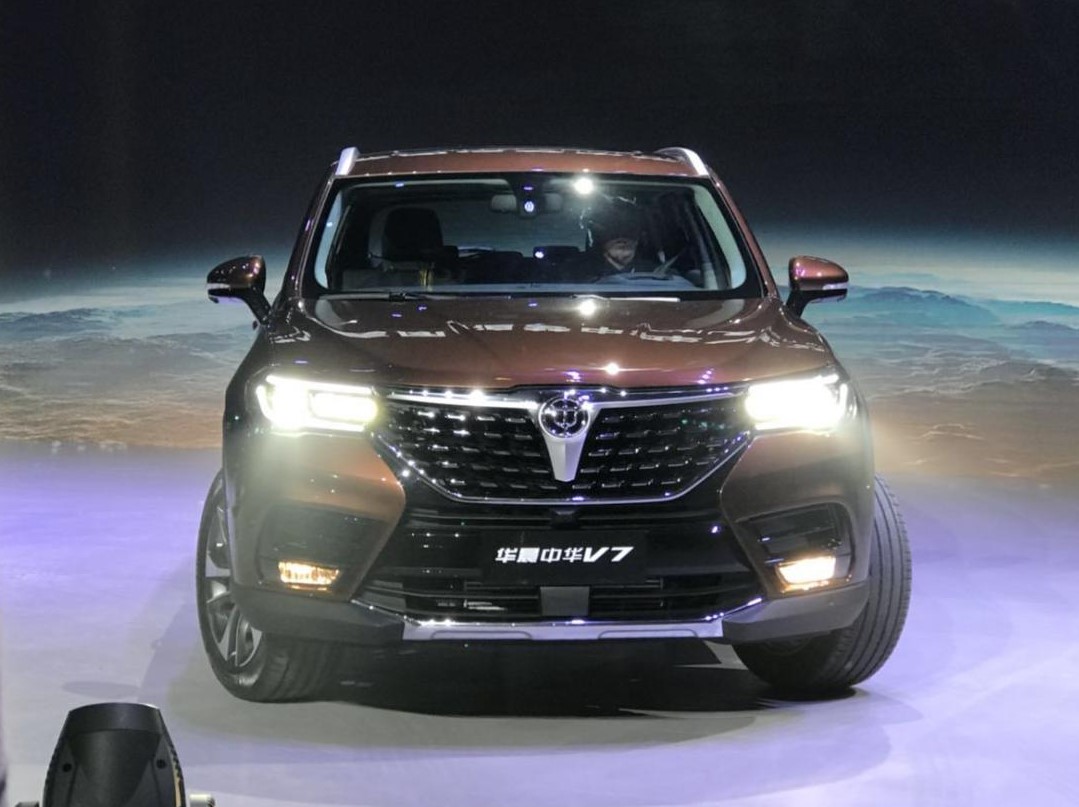 还靠宝马炒噱头,同行15载,华晨中华能依靠V7打翻身仗吗?