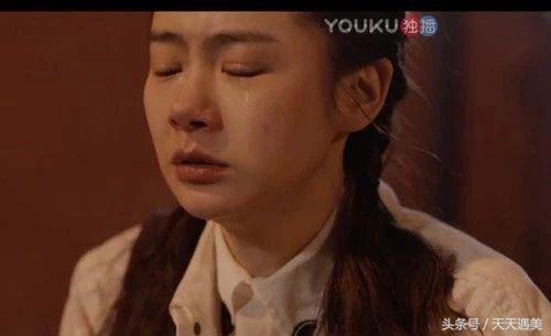 大方承认割双眼皮的明星,戚薇旗下明星