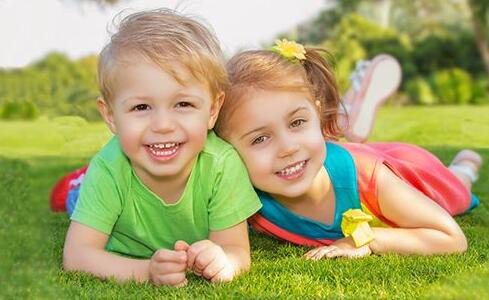 怀孕脸上能抹护肤品吗,怀孕了可以在脸上抹护肤品吗