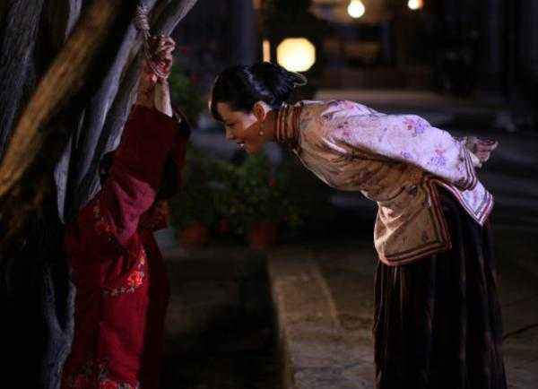 人人都骂她是悍妇，其实她更像是疯子，看她做的这三件事就知道了