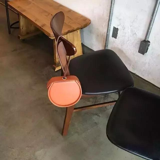 北京女子图鉴送包,北京女子图鉴背着假包