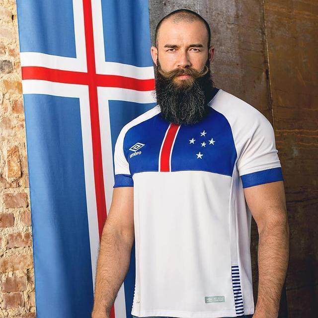 俱乐部拼接球衣,俱乐部合体