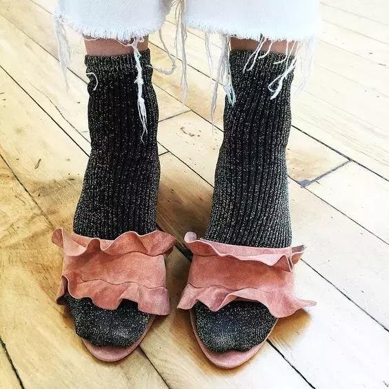 鞋子太大怎么变小不用任何物品,鞋子太小了可以撑大吗