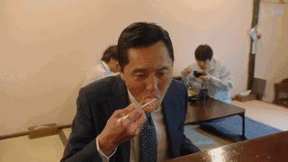 豆瓣9.6，岛国这种深夜剧为什么随便吃吃就能口碑逆天