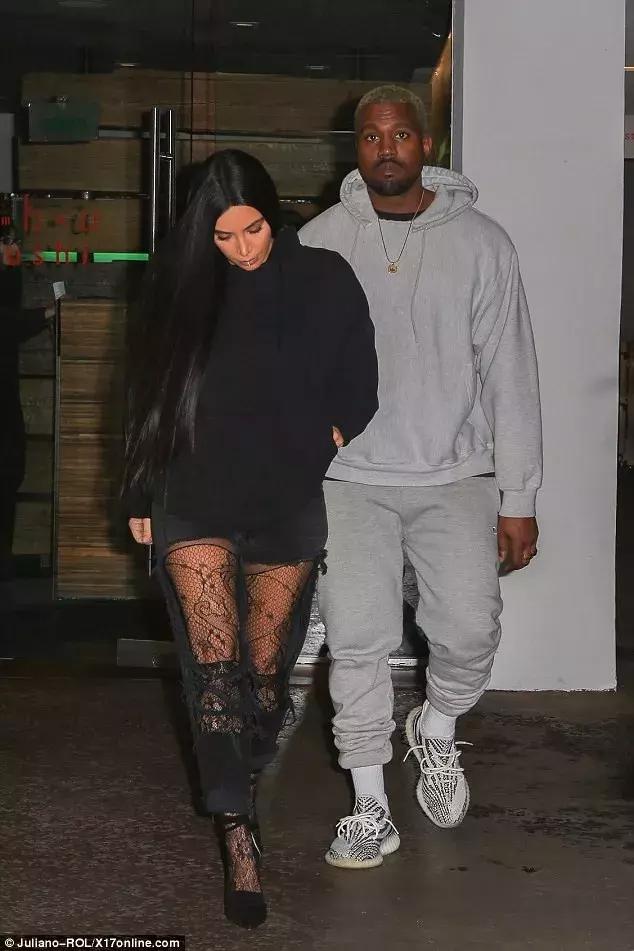 翻箱倒柜找出来的侧边条纹裤，却不知道怎么穿？