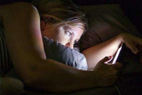 医用蓝光灯对眼睛有伤害吗,蓝光手电对眼睛的危害