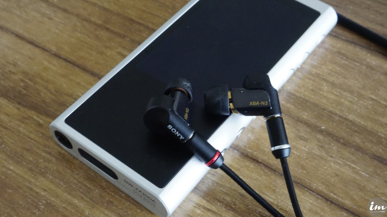 索尼zx100和zx300对比,索尼zx300尺寸