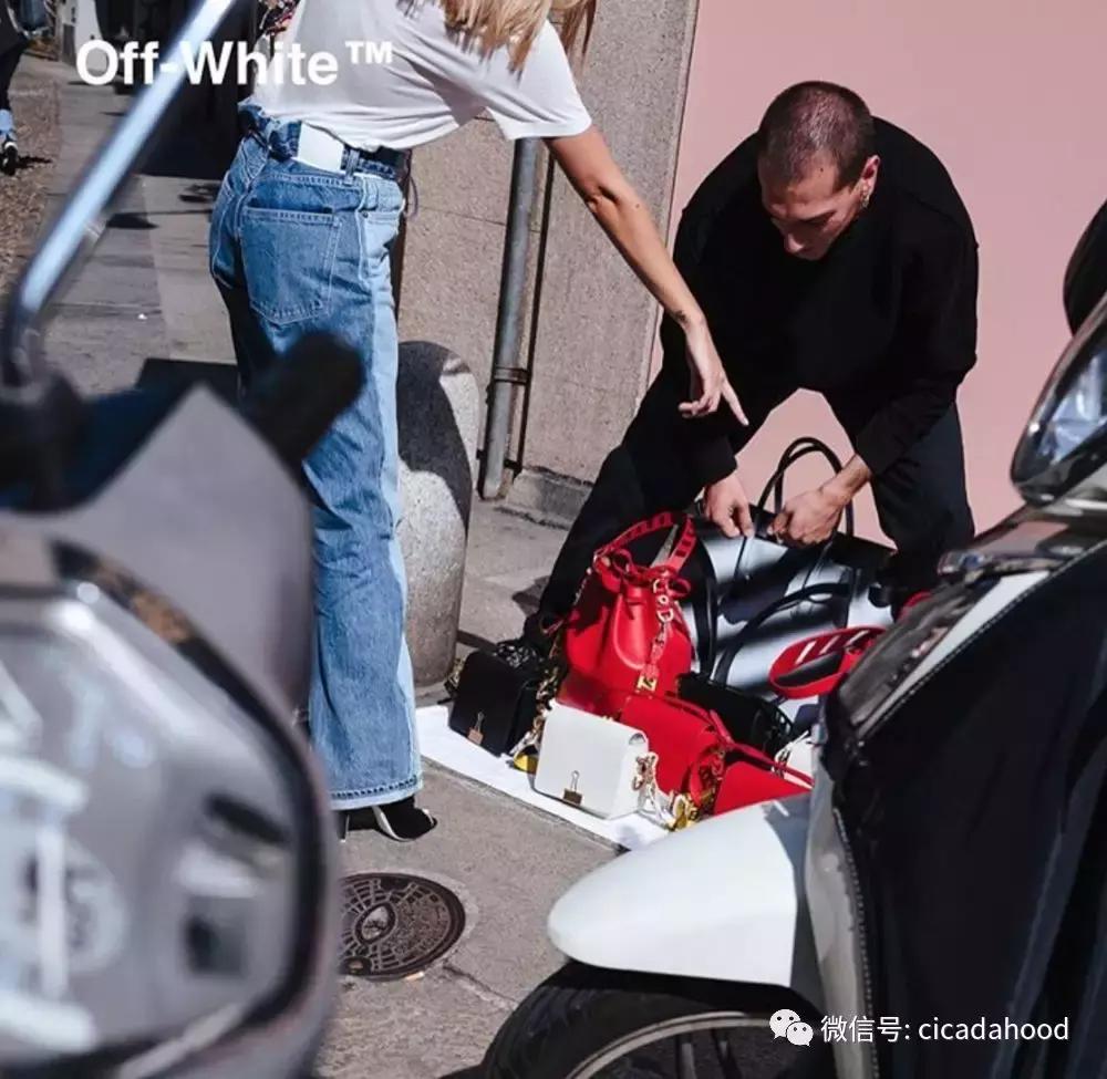 穿假货很尴尬,穿假货到底有多自信