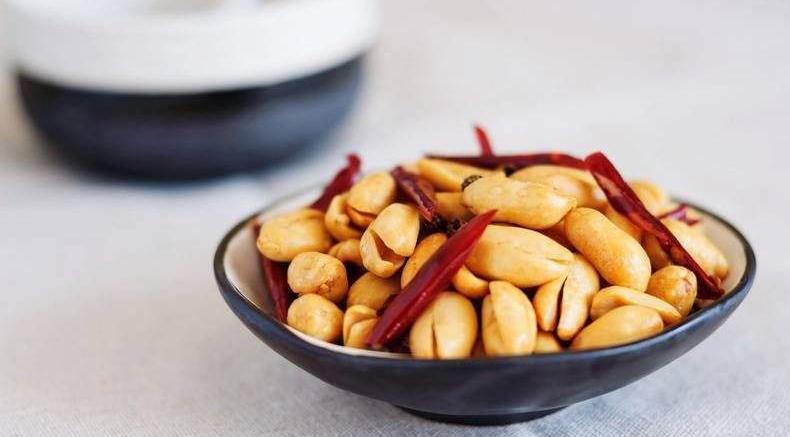 大厨酒鬼花生做法香辣,最正宗的酒鬼花生制作