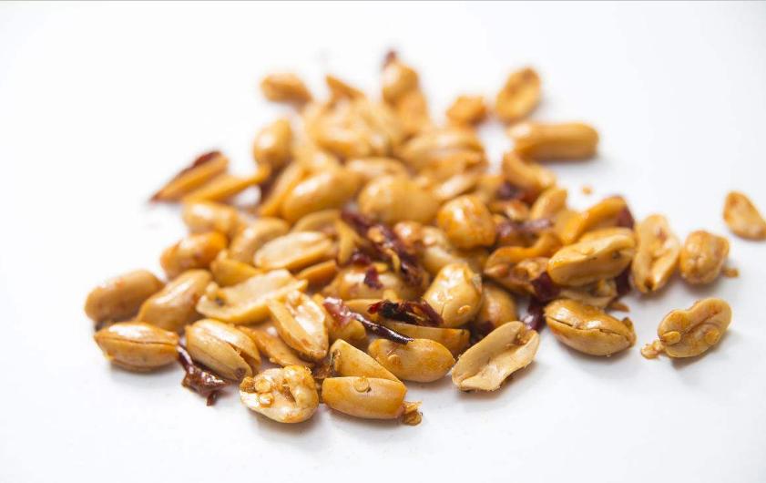 59岁大厨，教您2种正宗酒鬼花生配方和做法，保证每一颗都香酥脆