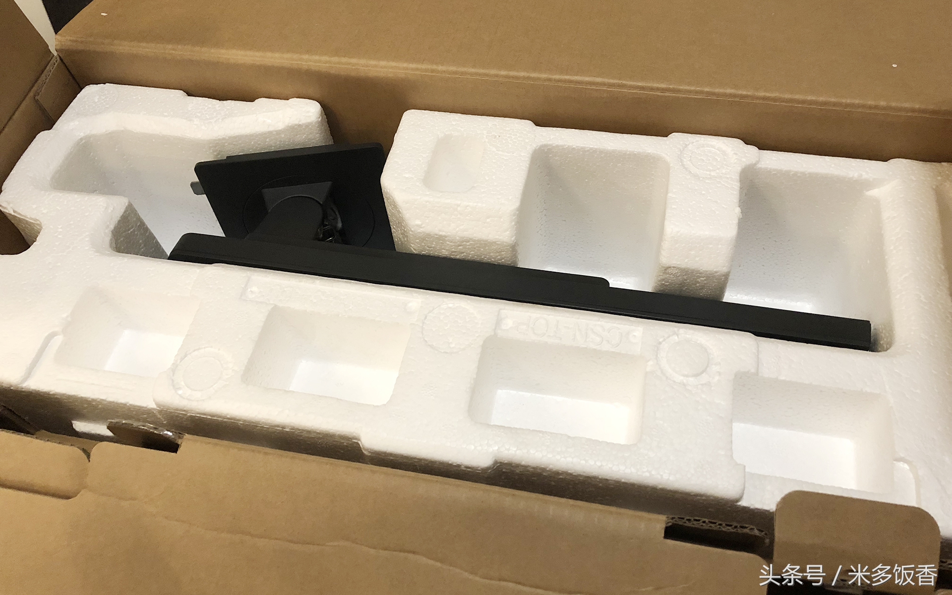 sw240显示器和苹果显示器对比,sw240显示器与苹果显示器