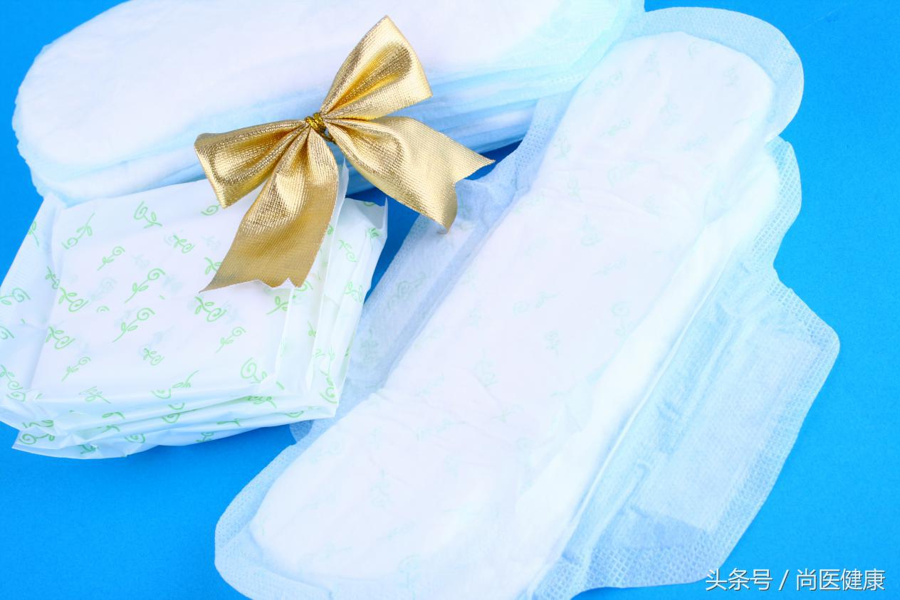 女生的姨妈巾该怎么换,来大姨妈了多久换一次姨妈巾