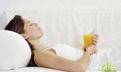 为什么分娩时胎盘不掉出来？