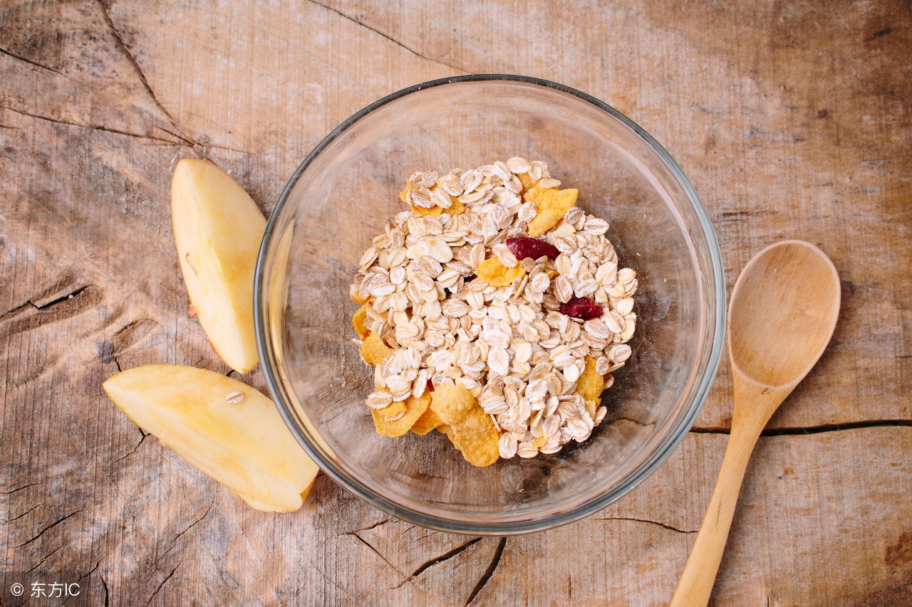 脚气是因为缺乏维生素b12,脚气病患者如何补充维生素b1