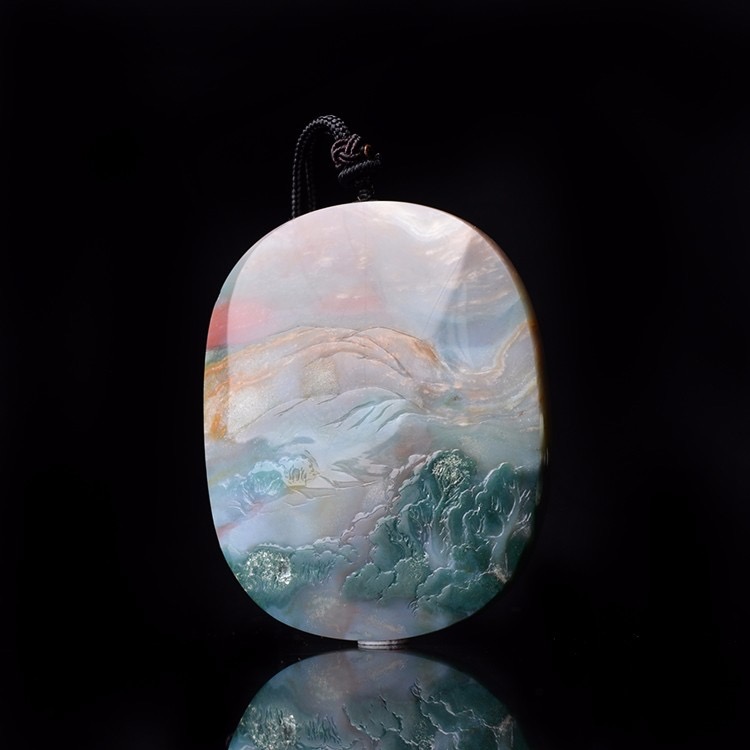 多姿多彩的阿拉善玛瑙,阿拉善玛瑙俏色巧雕艺术品