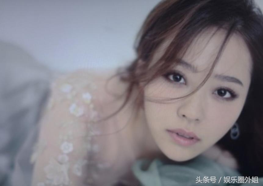 深夜点赞分手文,还暗讽冯珂是狗屎?张靓颖:被*号盗**,最近很累