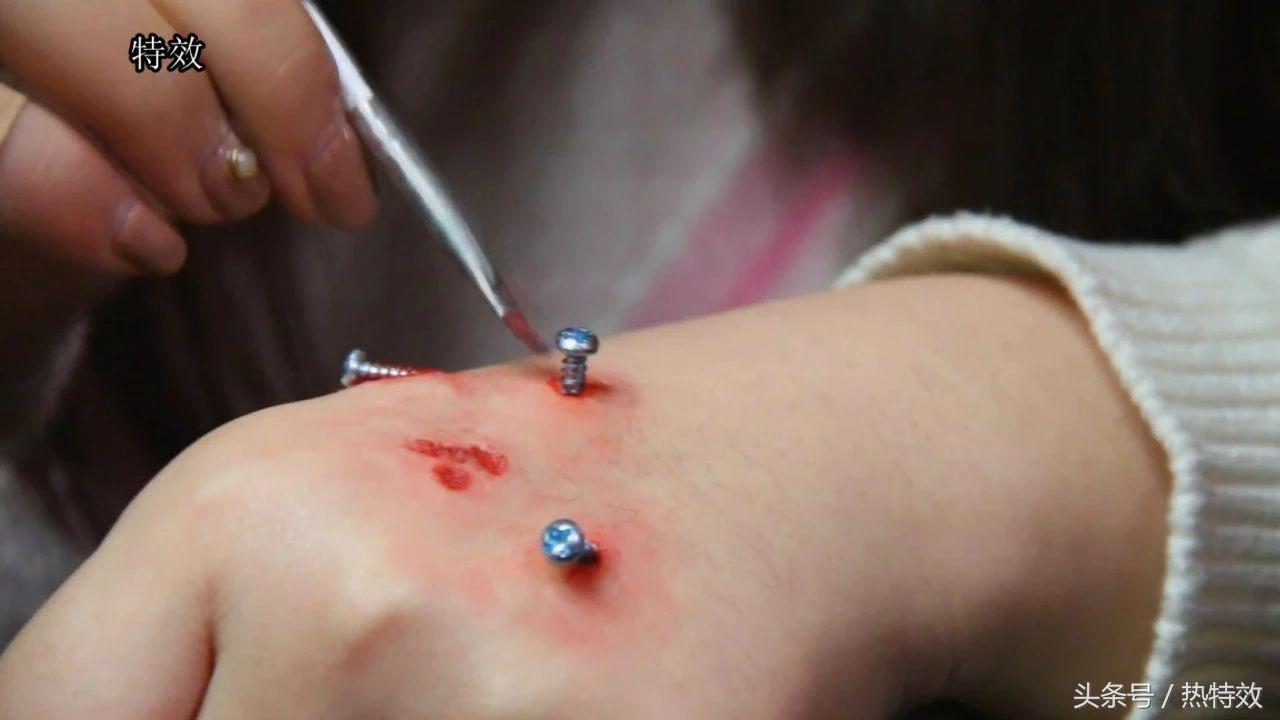 怎样把螺丝钉拧进去,螺丝钉怎么插进手背上