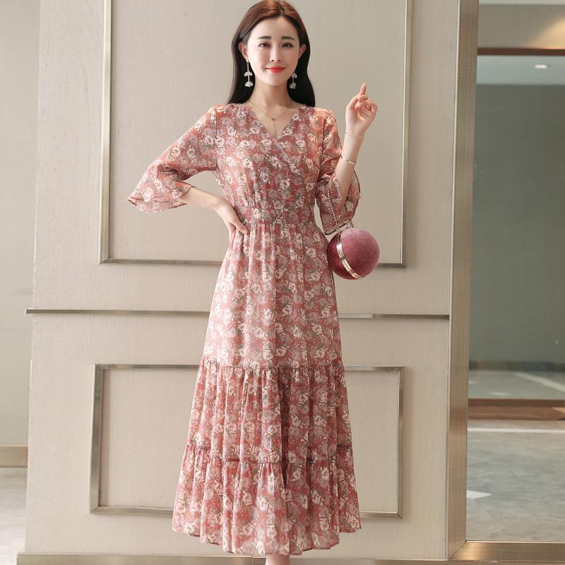 碎花连衣裙穿起来显胖有什么方法,肩宽女生适合的长袖碎花雪纺上衣