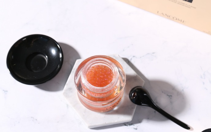 兰蔻新出的黑金臻宠“玫瑰凝珠”面膜