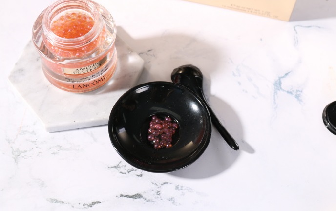 兰蔻新出的黑金臻宠“玫瑰凝珠”面膜