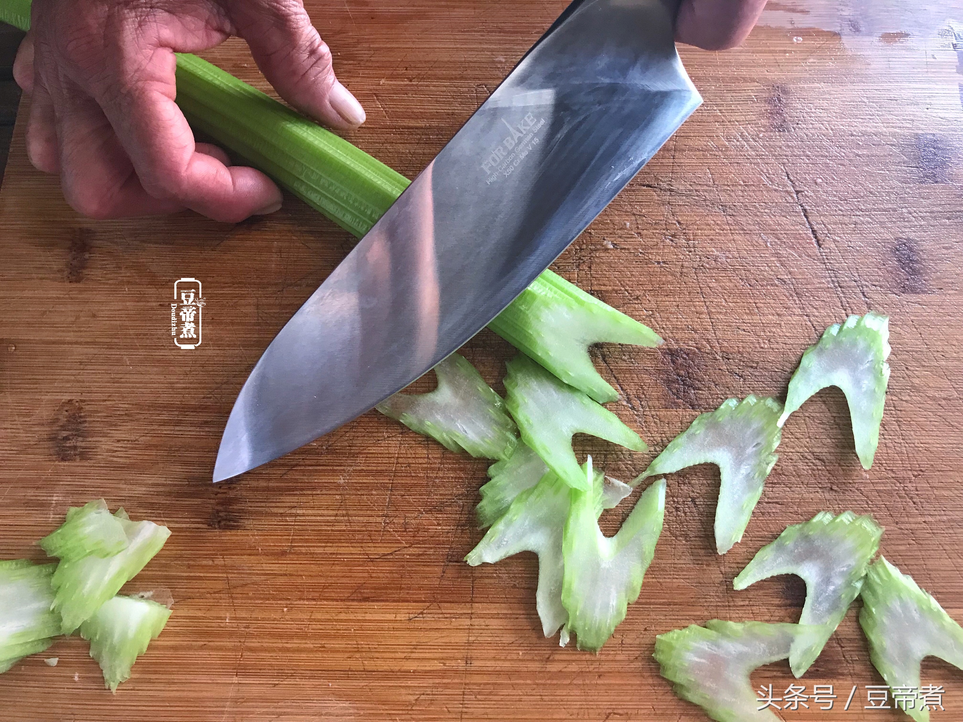 鱿鱼三种新款花刀切法记得收藏,鱿鱼怎么切花刀才卷得漂亮